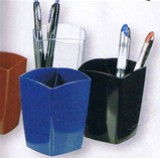 Portapenne in plastica